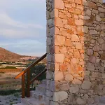 Roots Nature Living Milos 4* Adamantas (Milos)