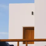 Roots Nature Living Milos Apart-hotel