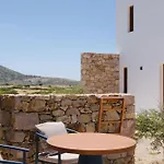 Roots Nature Living Milos 4* Adamantas (Milos)