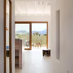 Roots Nature Living Milos Apart Otel 4*