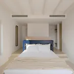 Roots Nature Living Milos 4*