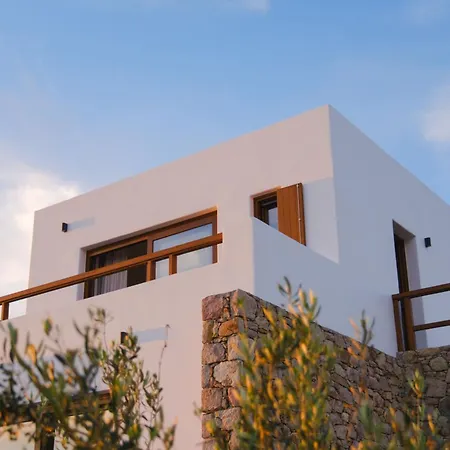 아파트호텔 Roots Nature Living Milos 4*