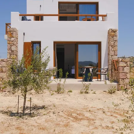 Roots Nature Living Milos 4* Adamantas (Milos)