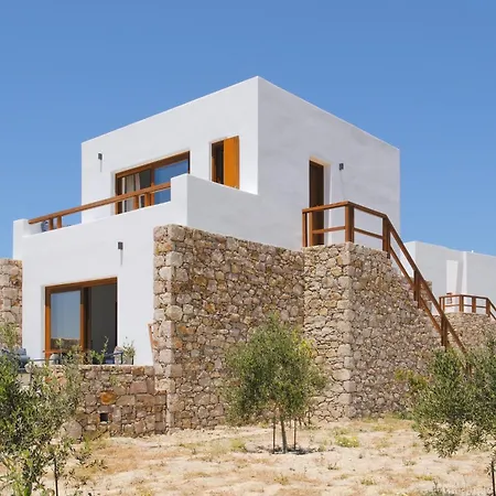 Roots Nature Living Milos 4* Adamantas (Milos)