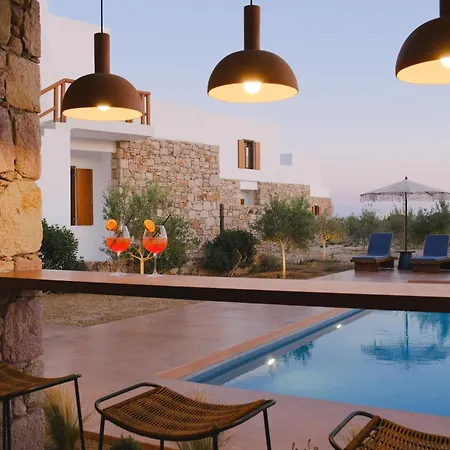 Roots Nature Living Milos 4*