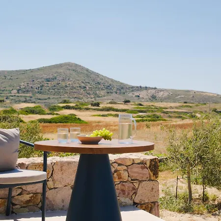 Roots Nature Living Milos 4*