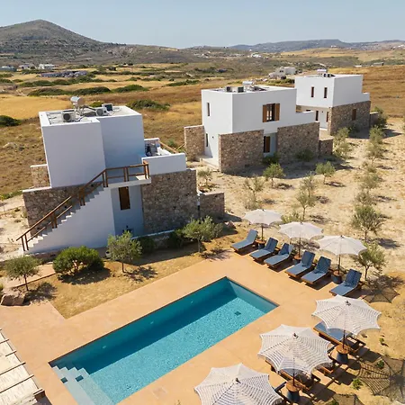 Roots Nature Living Milos 公寓式酒店