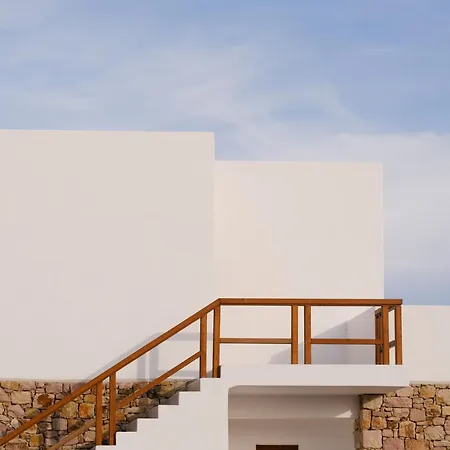 Roots Nature Living Milos