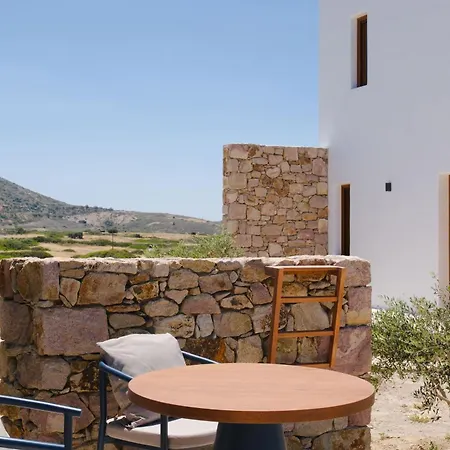 Roots Nature Living Milos 4* Adamantas (Milos)