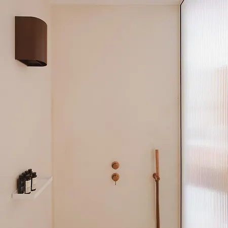 アパートホテル Roots Nature Living Milos アダマス
