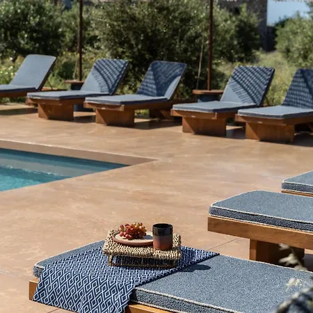 Roots Nature Living Milos 4* Adamantas (Milos)