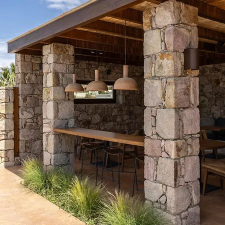 Roots Nature Living Milos 4* Adamantas (Milos)
