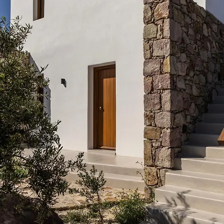 Lägenhetshotell Roots Nature Living Milos