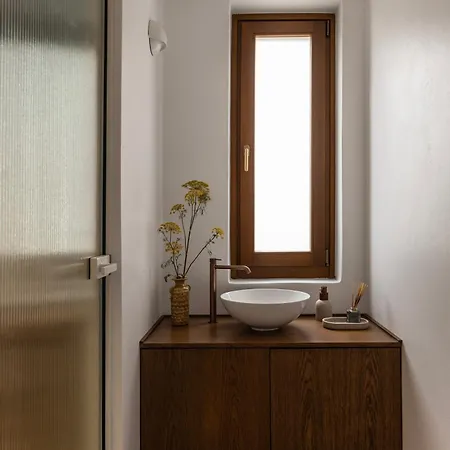 Roots Nature Living Milos 4* Adamantas