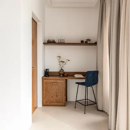 Roots Nature Living Milos Lejlighedshotel 4*
