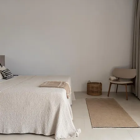 Lägenhetshotell Roots Nature Living Milos 4*