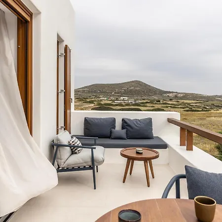 Roots Nature Living Milos 4*