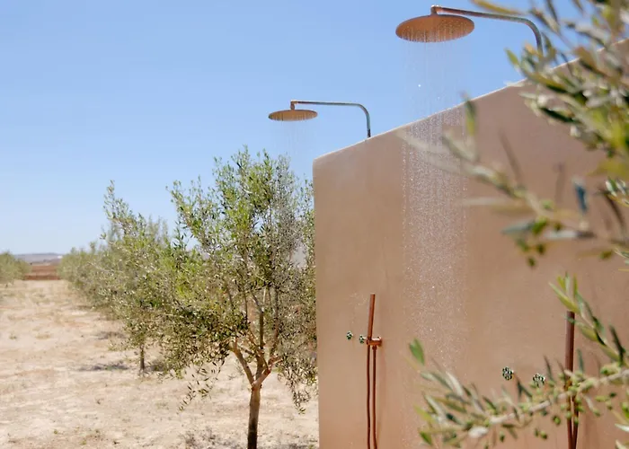 Apartahotel Roots Nature Living Milos 4*